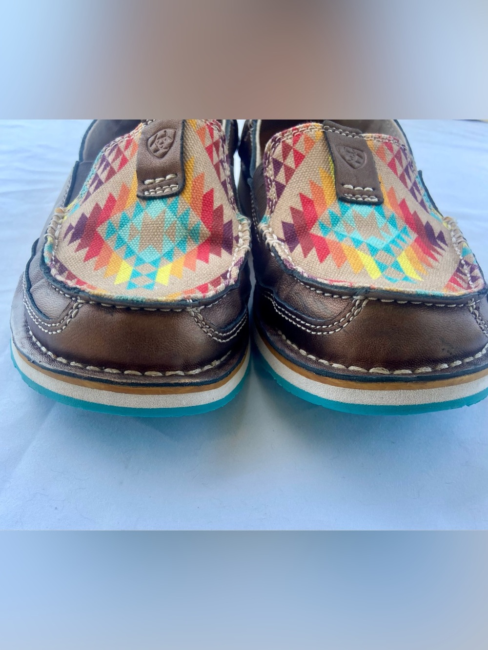 Ariat Women's Aztec Rainbow Southwestern Cruiser Metallic - Moc Toe Size 8.5B - Picture 7 of 17